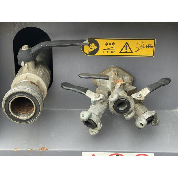 2017 Atlas-Copco XAVS 186-46015320