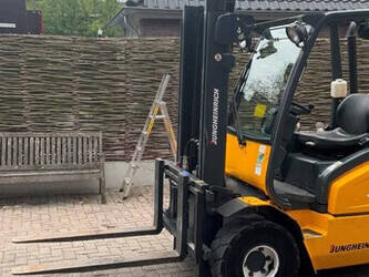 2011-jungheinrich-tfg30s-1432604-46015683