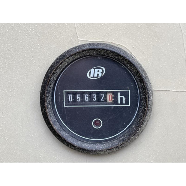 2012 دووسان XHP 900-46016592