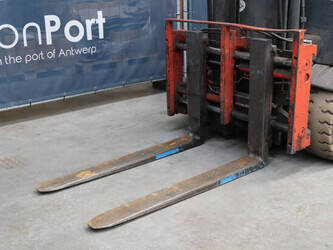 2001-still-r60-30-1432628-46016700