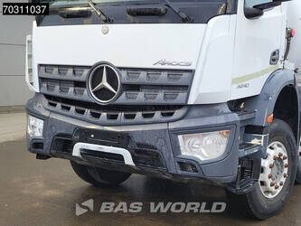 2015-mercedes-benz-arocs-3240-1432629-46016712