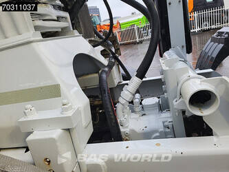 2015-mercedes-benz-arocs-3240-1432629-46016720