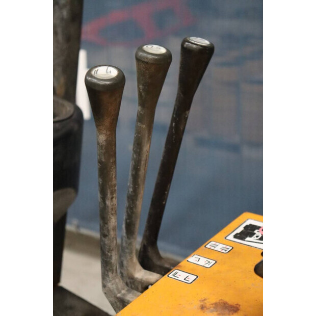 2001 Still R50-15-46016912