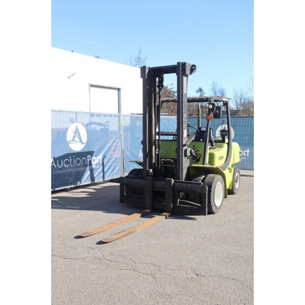 2000 Clark CMP 40D-46017611