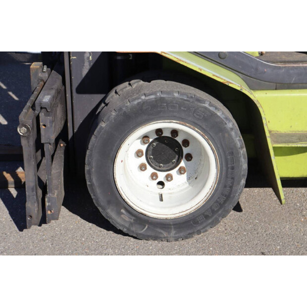 2000 Clark CMP 40D-46017617