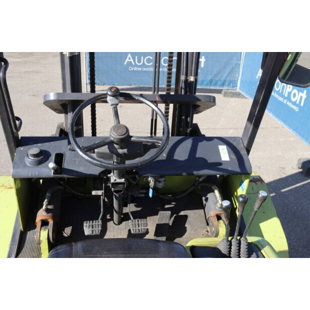 2000 Clark CMP 40D-46017626