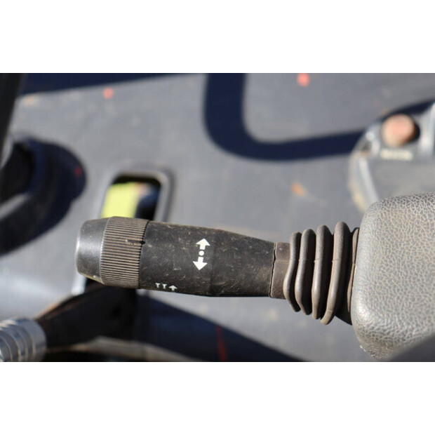 2000 Clark CMP 40D-46017634