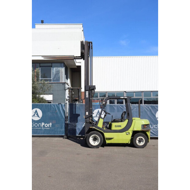 2000 Clark CMP 40D-46017644