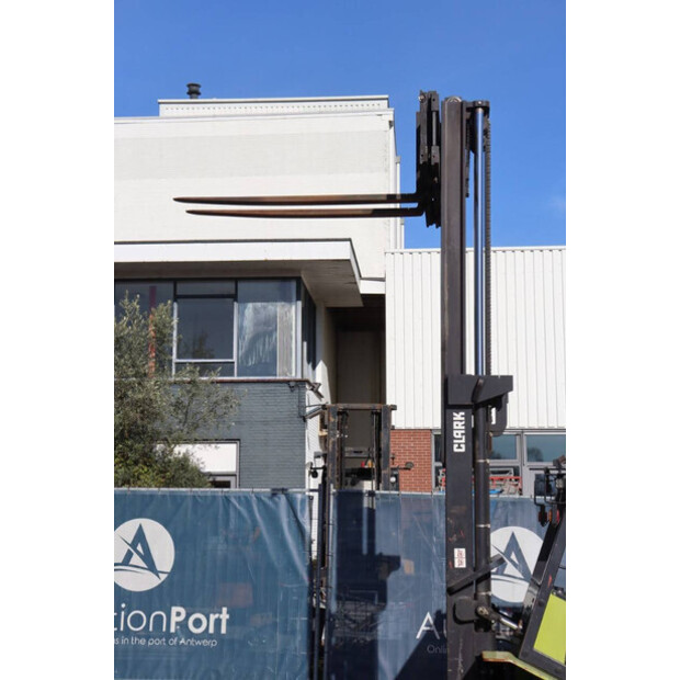 2000 Clark CMP 40D-46017647