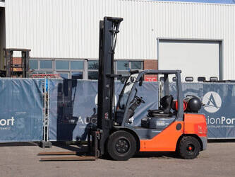 Image de CHARIOTS ÉLÉVATEURS 2011 Toyota 02-8FGJF35