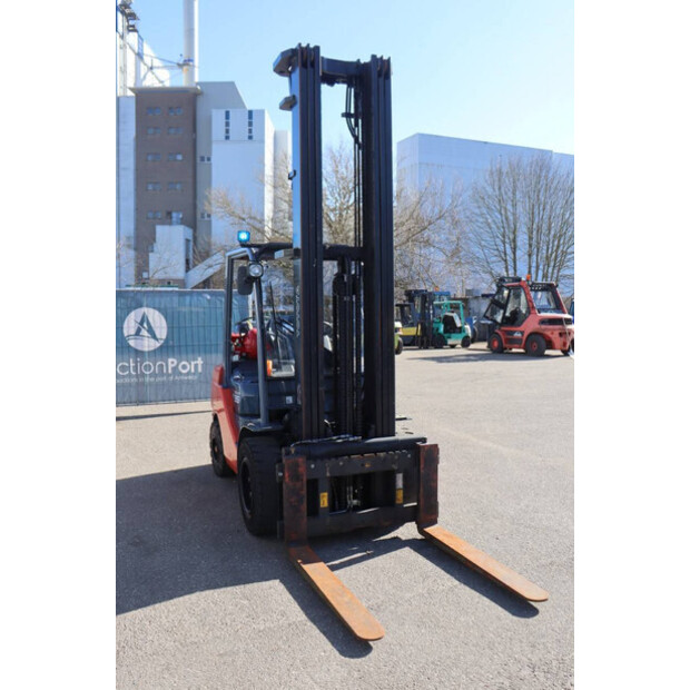 2011 تويوتا 02-8FGJF35-46017710