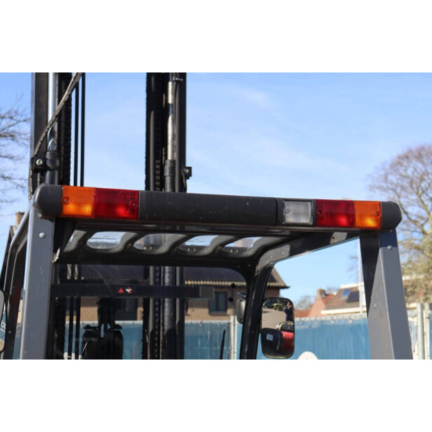 2011 تويوتا 02-8FGJF35-46017719