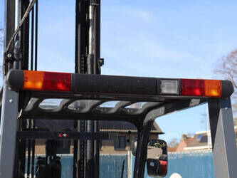 2011-toyota-02-8fgjf35-46017719