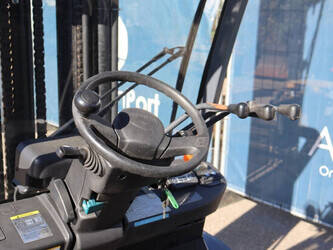 2011-toyota-02-8fgjf35-46017726