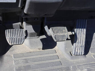 2011-toyota-02-8fgjf35-46017727