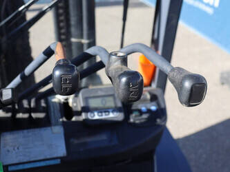 2011-toyota-02-8fgjf35-46017729