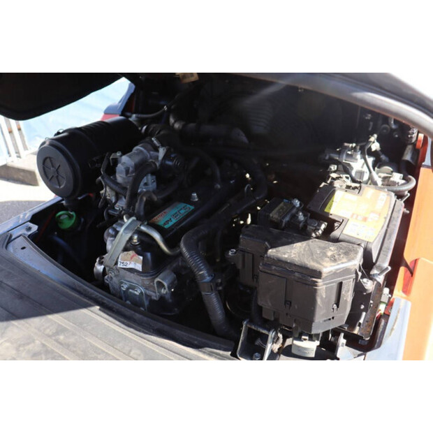 2011 تويوتا 02-8FGJF35-46017734