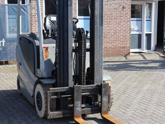 2011-still-rx-60-25-1432651-46017828