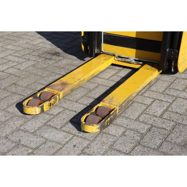 2013 يال MS12AC-46018002