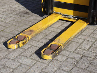 2013-yale-ms12ac-46018002