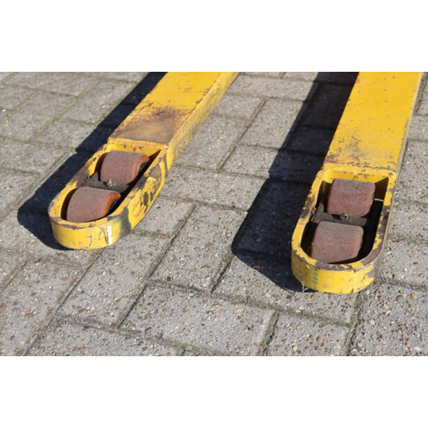 2013 يال MS12AC-46018003