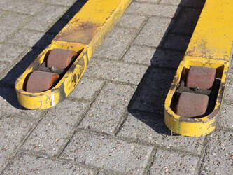 2013-yale-ms12ac-46018003