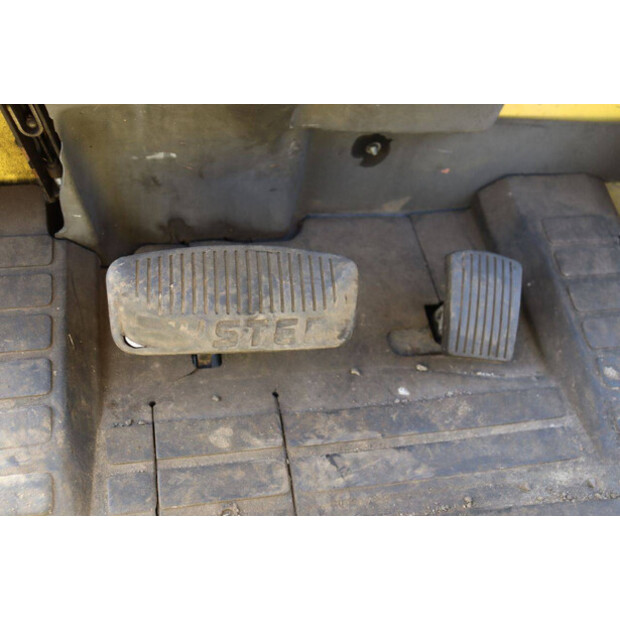 2003 Hyster H3.00XM-46018106