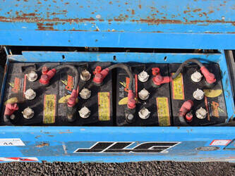 1997-jlg-2033e-46018204