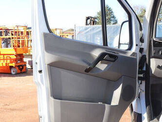 2021-mercedes-benz-sprinter-519-cdi-46018356