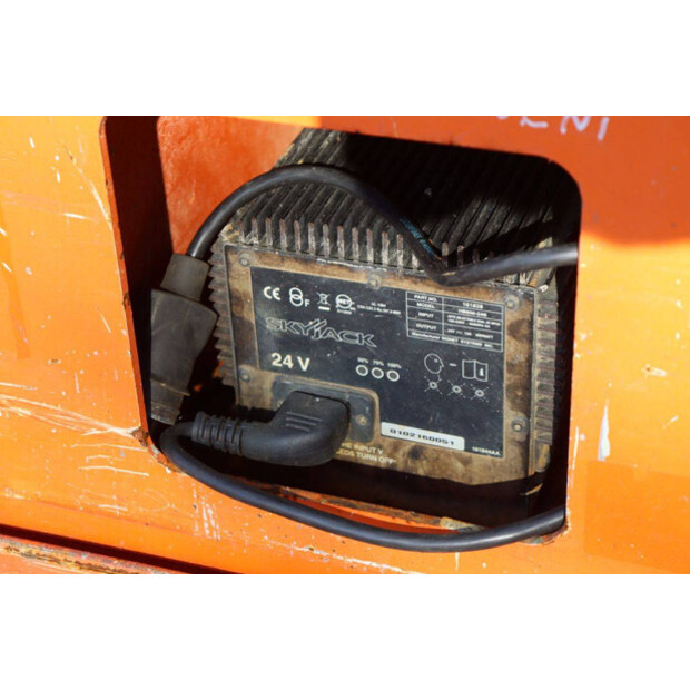 2011 سكايجاك SJ3220-46018492