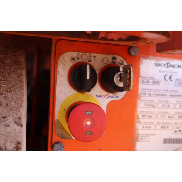 2011 سكايجاك SJ3220-46018501