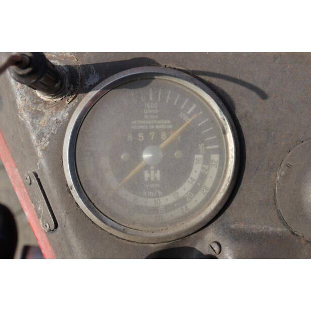 1972 MC Cormick 353-46019744