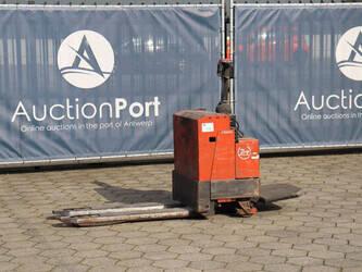 صورة ل Electric Pallet Truck 1992 بي تي LT-2000E/10