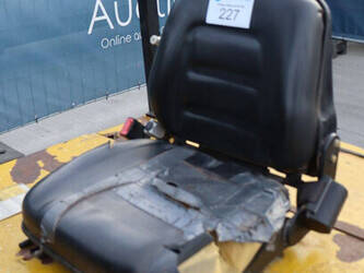 1993-yale-erp-18x-1432728-46020941