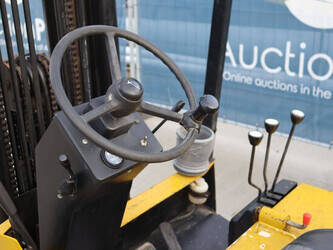 1993-yale-erp-18x-1432728-46020942