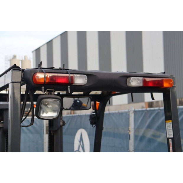 2010 كوماتسو FB18M-12-46021115