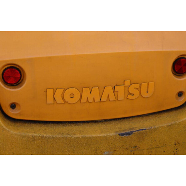 2010 كوماتسو FB18M-12-46021116