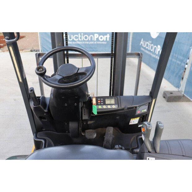 2010 كوماتسو FB18M-12-46021119