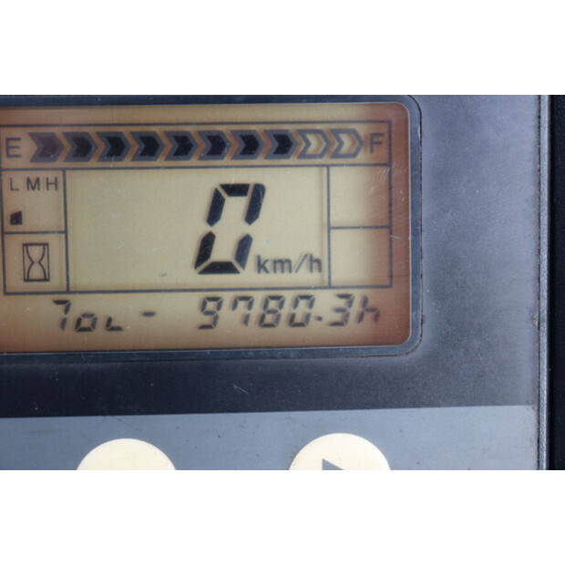 2010 كوماتسو FB18M-12-46021128