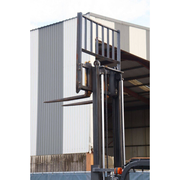 2010 كوماتسو FB18M-12-46021136