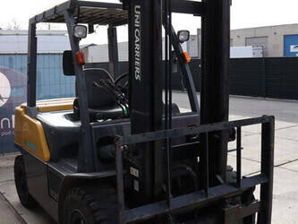 2016-unicarriers-40-46021408