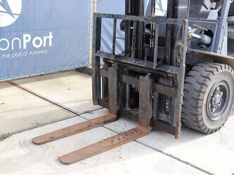 2016-unicarriers-40-46021411