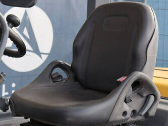 2016-unicarriers-40-46021433