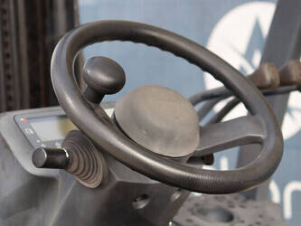 2016-unicarriers-40-46021435