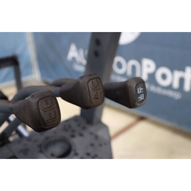 2016 يونيكاريرز 40-46021440