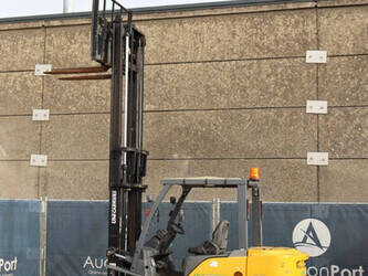 2016-unicarriers-40-46021448