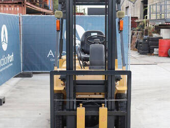 2001-mitsubishi-fg20t-1432740-46021460