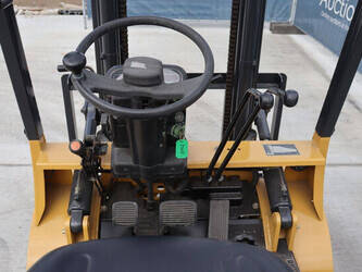 2001-mitsubishi-fg20t-1432740-46021472