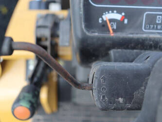 2001-mitsubishi-fg20t-1432740-46021481