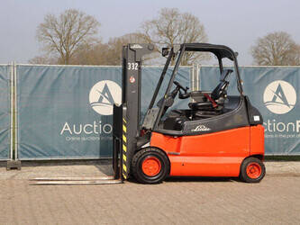 صورة ل رافعات شوكية 2005 ليندي E30